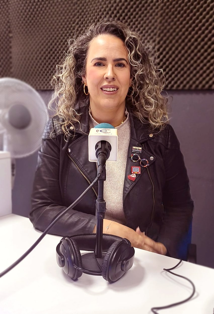 Rocío Cano, experta en IA, durante su entrevista en la radio sobre tecnología, empresa y automatización